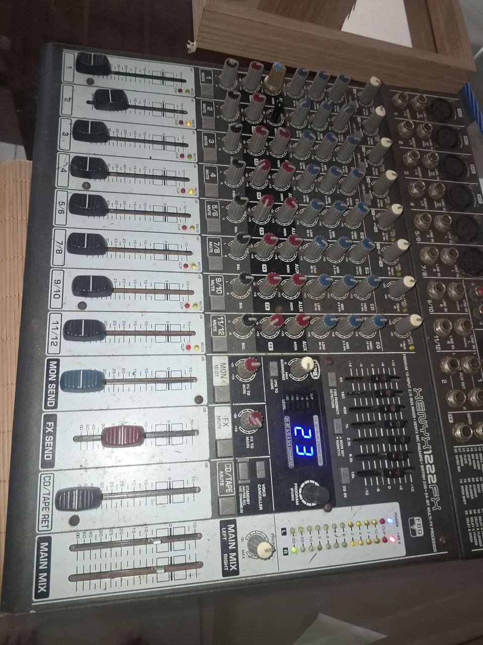 Mesa de som Behringer  - Foto 4