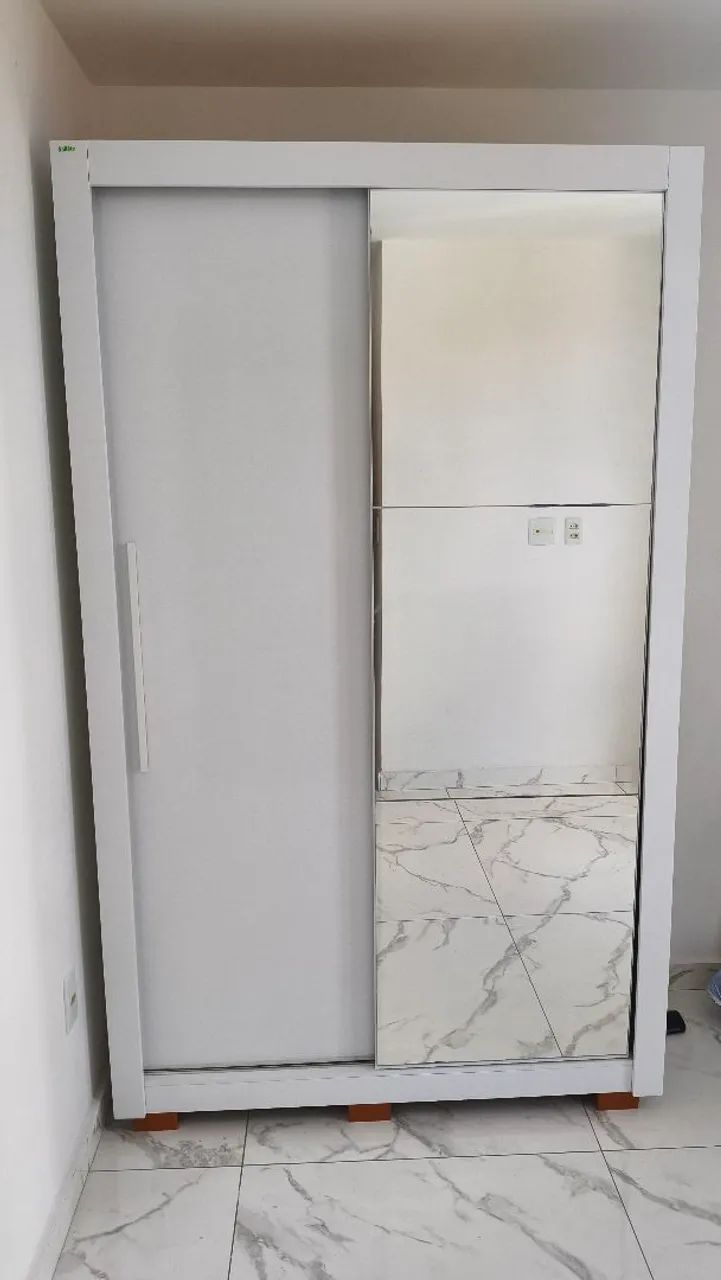 Guarda-roupa solteiro