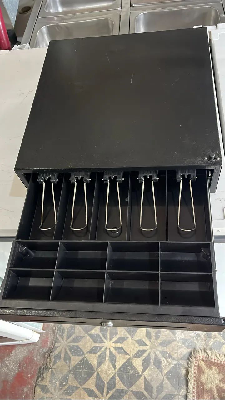 Gaveta caixa com niqueleira com pino de abertura e chave semi-nova - Foto 2