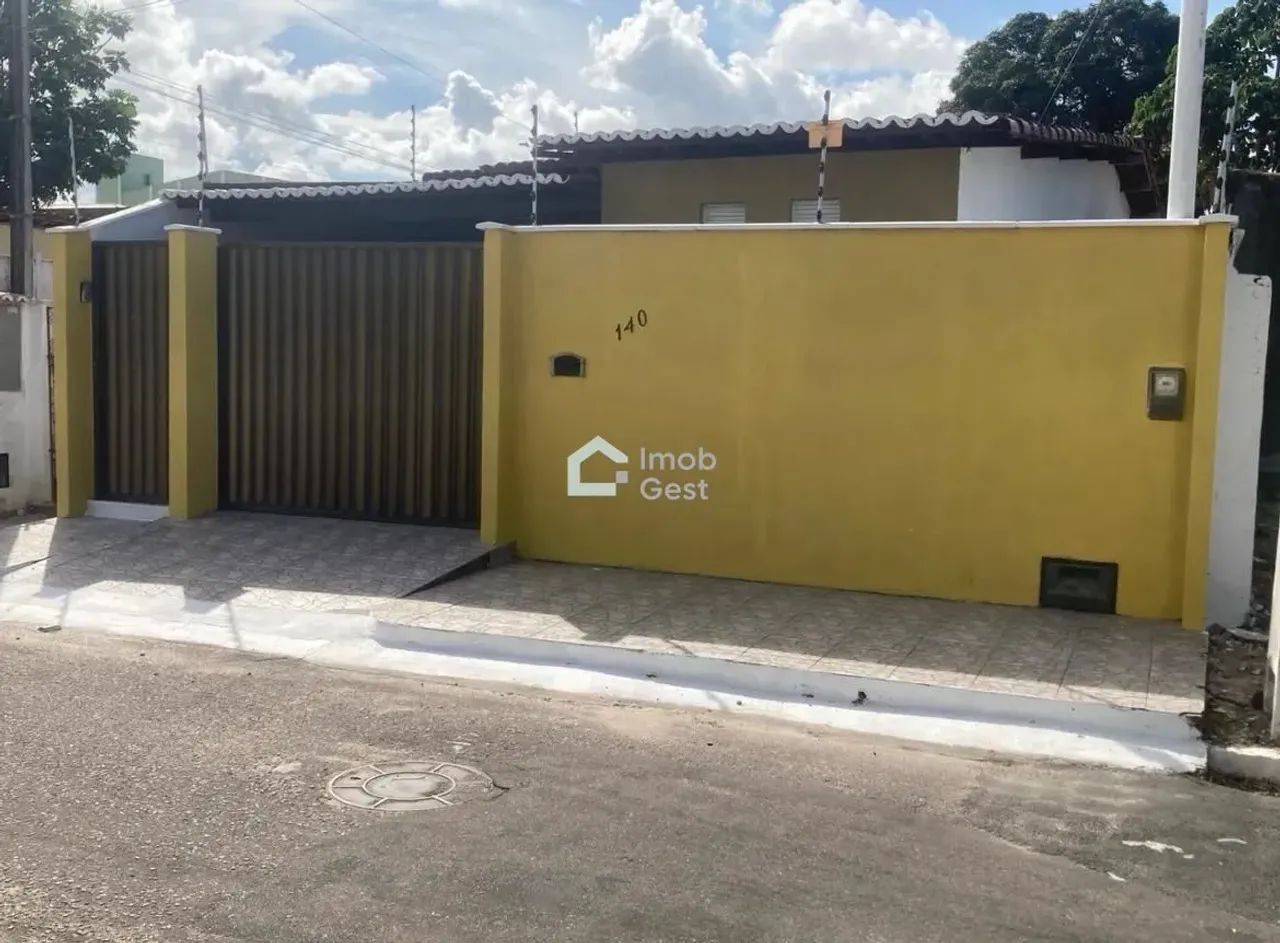 Casa à venda no centro de Parnamirim