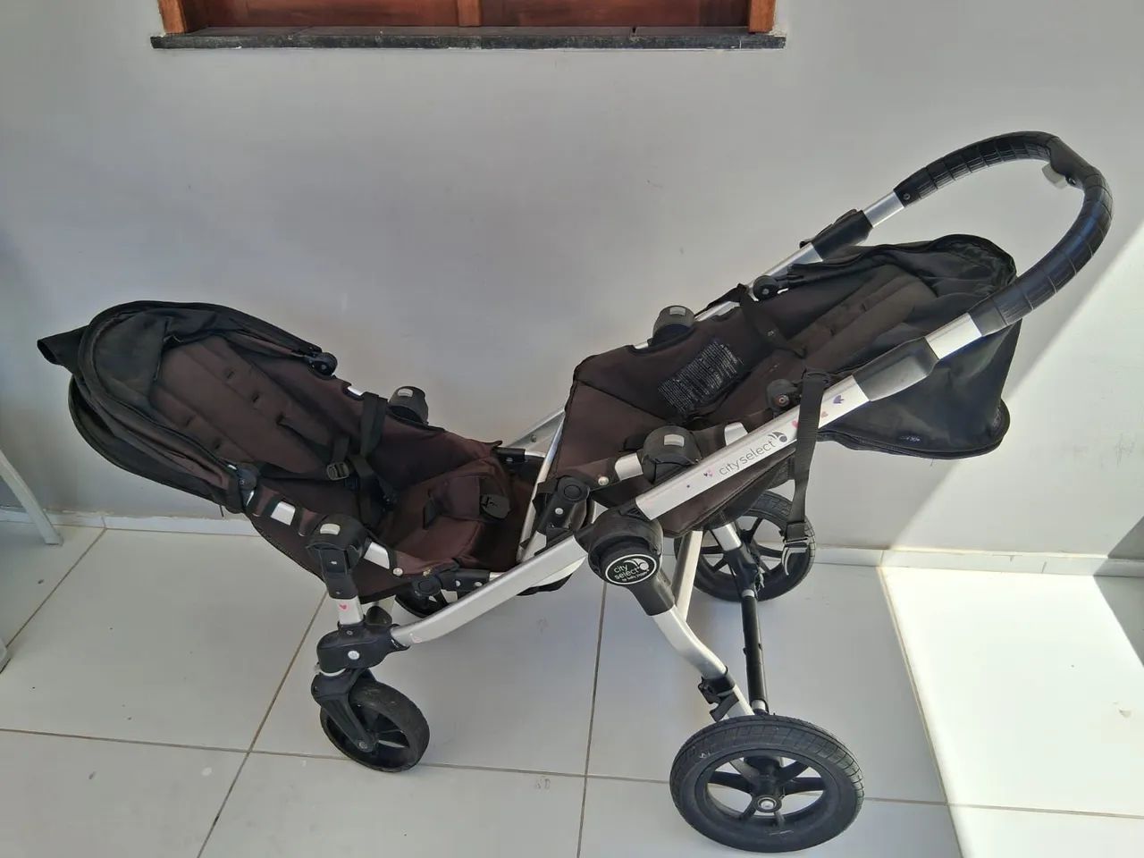 Carrinho de bebê para gêmeos (baby jogger) - Foto 4
