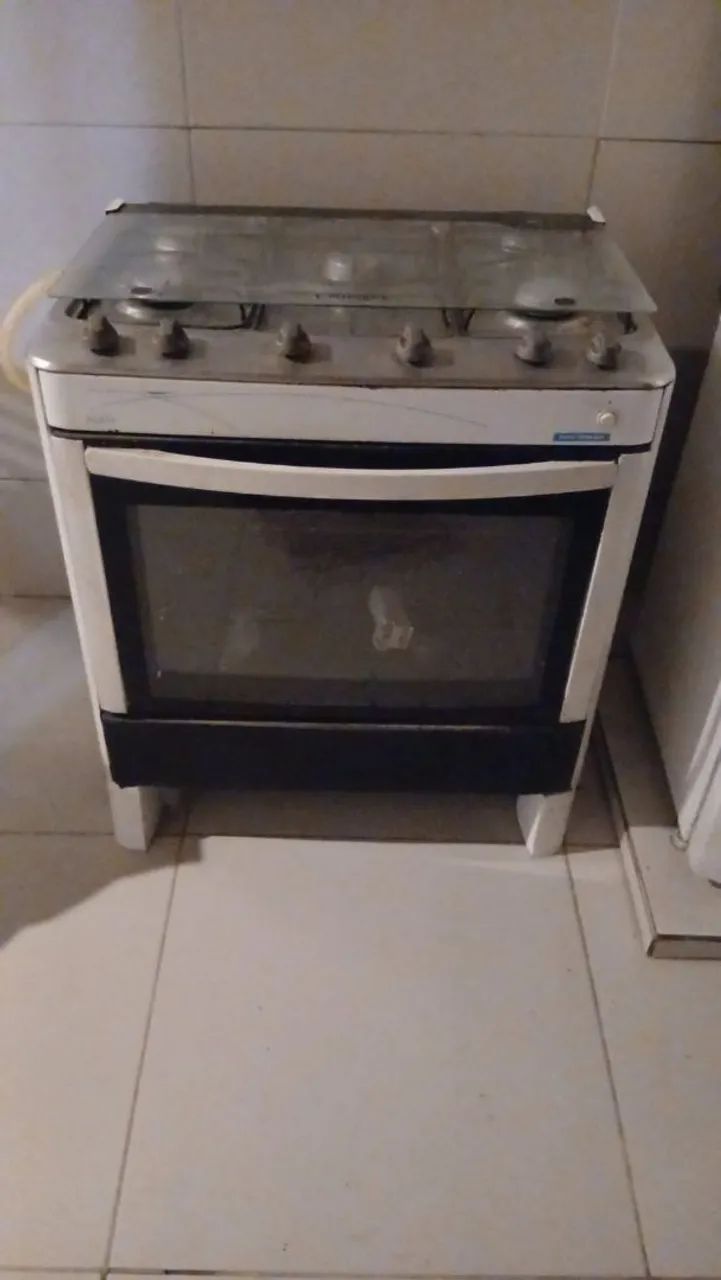 Fogão em ótimo estado.