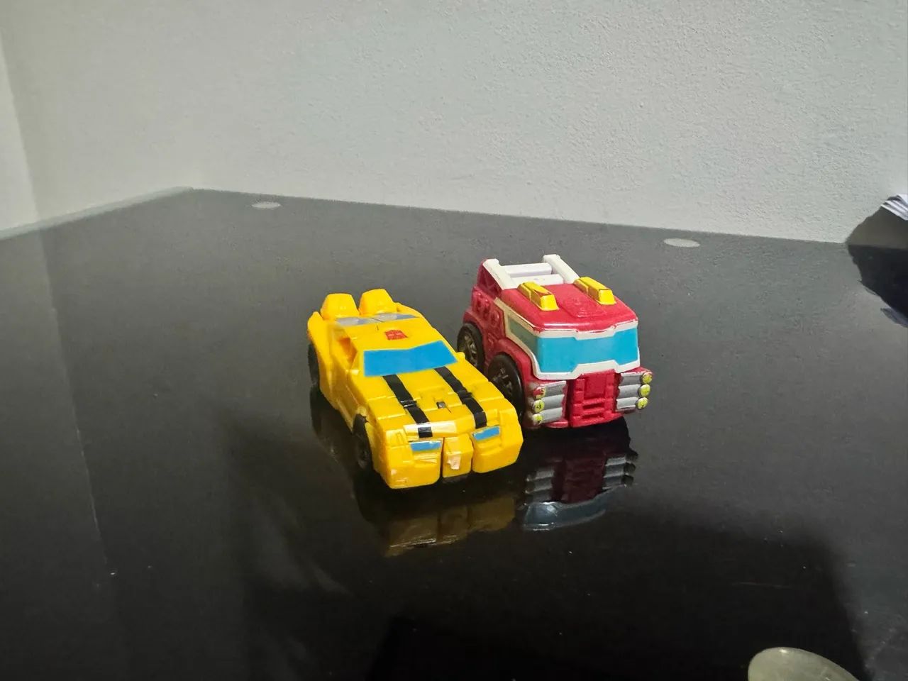 Brinquedos transformers que viram carro/boneco - Foto 5