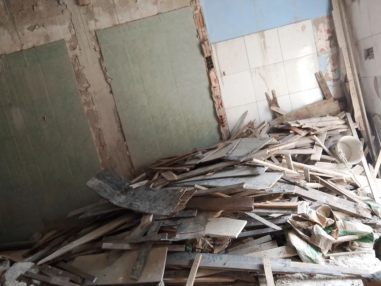 Pedaseira de madeira 