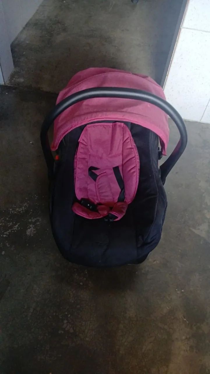 Vendo carrinho Moisés e bebe conforto 
