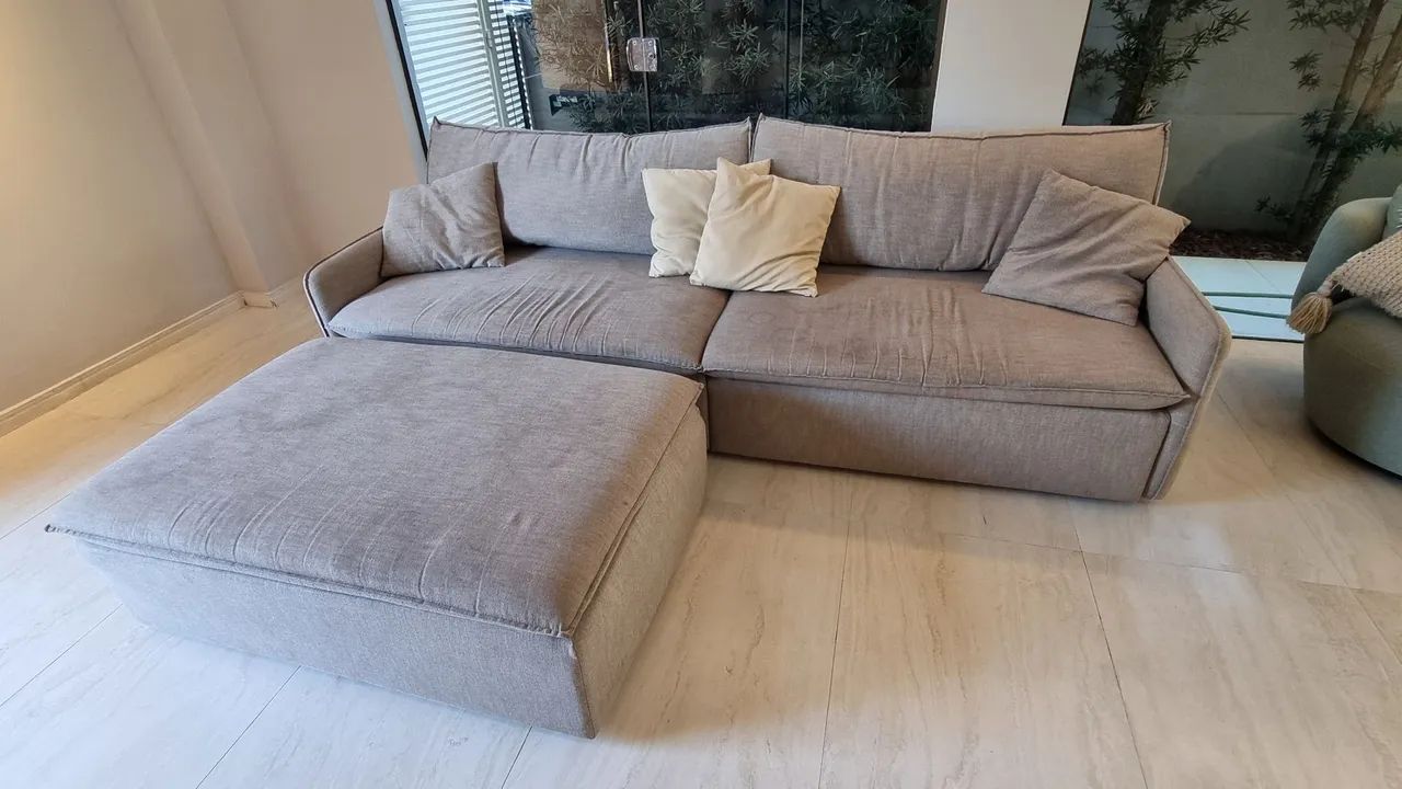 Sofá 2,60m c/ Puff - Foto 2