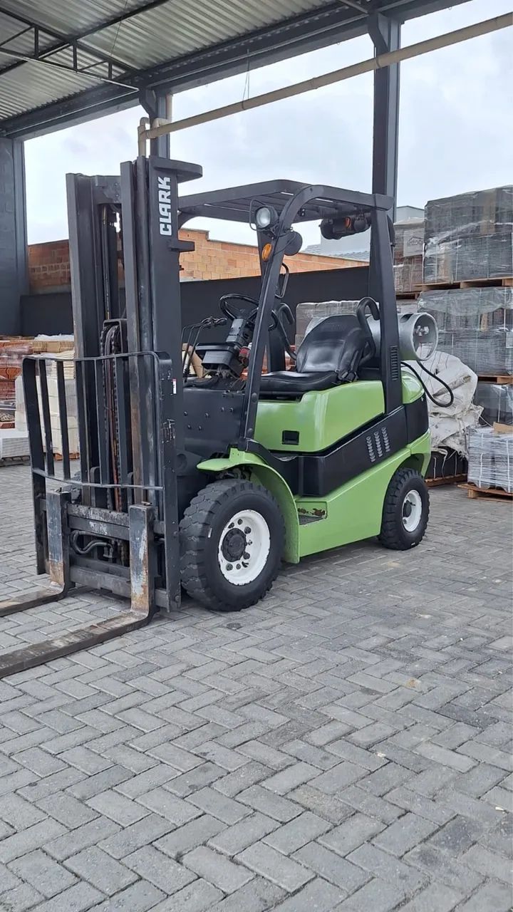 Empilhadeira Clark