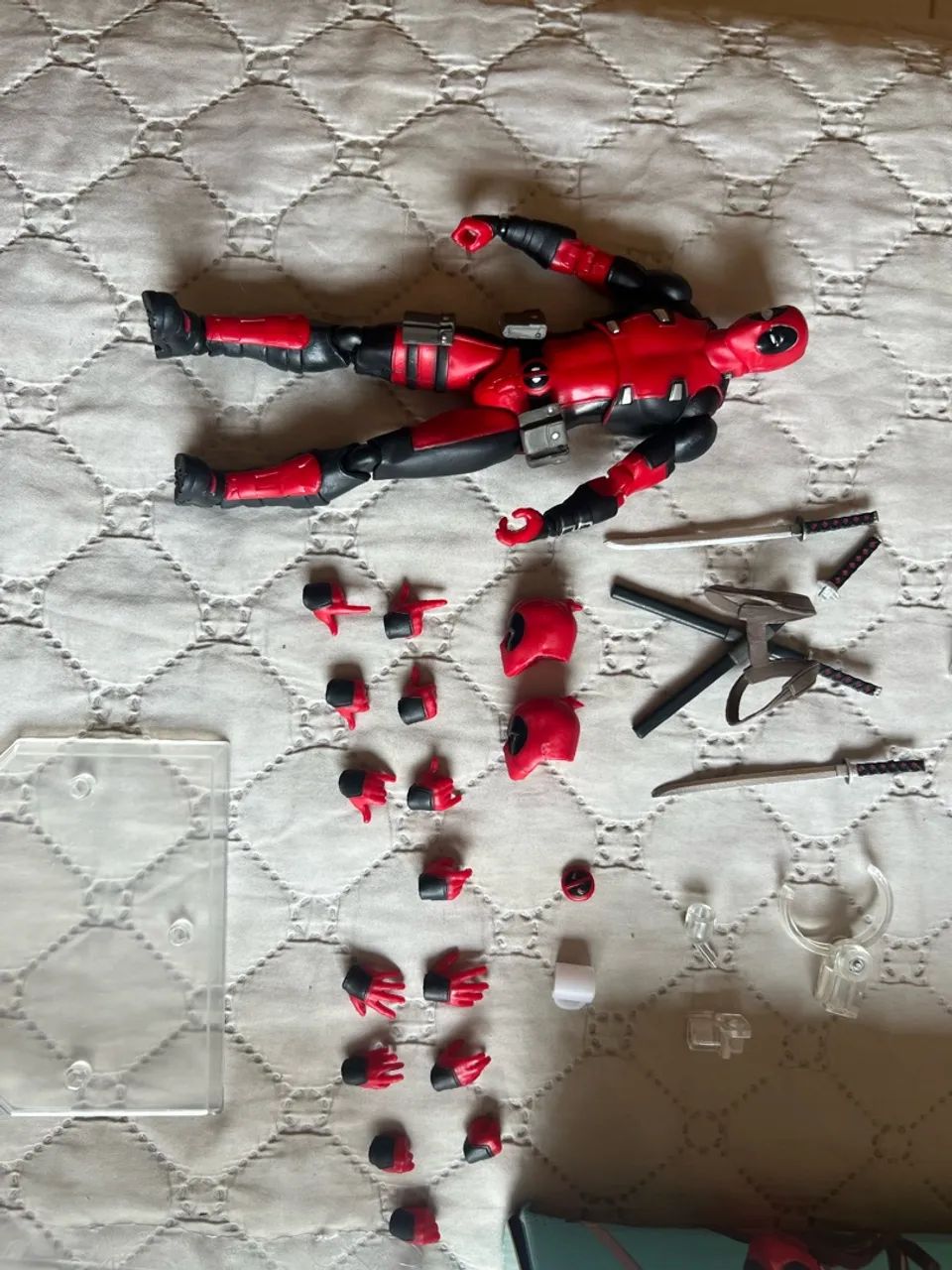 Deadpool - Mafex Bootleg (Usado) - Foto 3