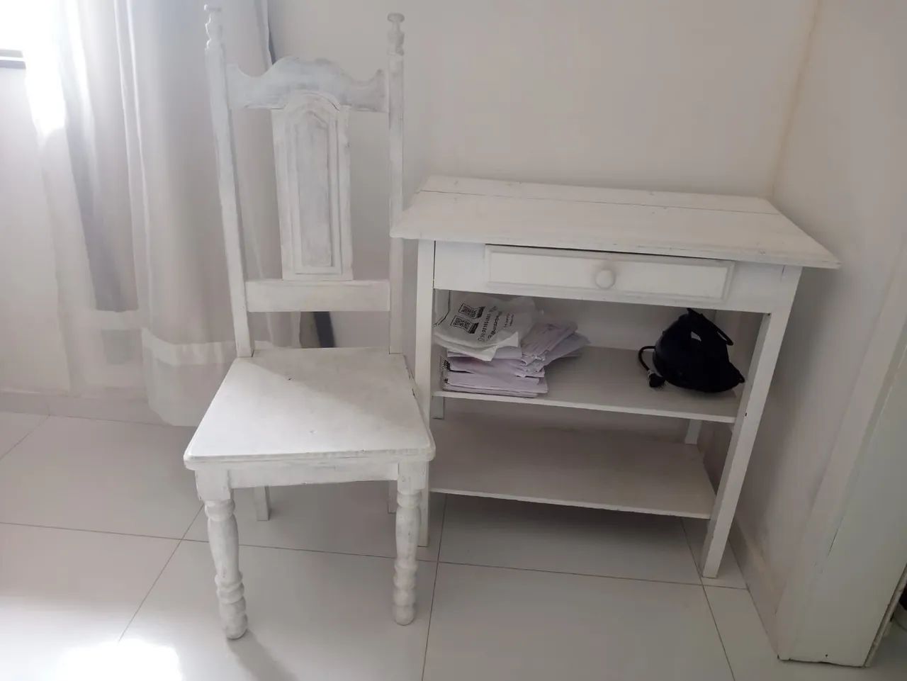 Mesa madeira com cadeira - Foto 2