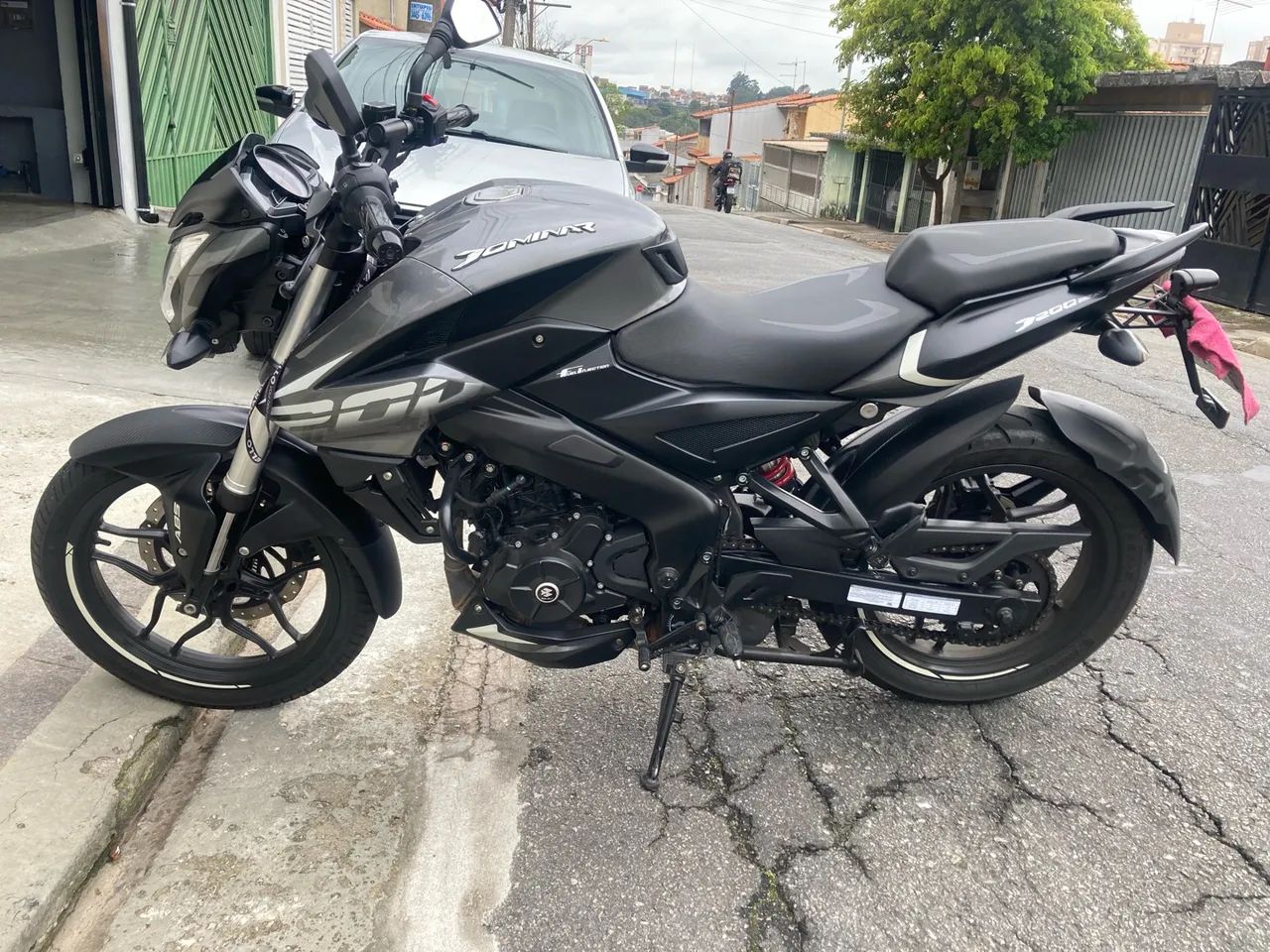 Bajaj Dominar 200