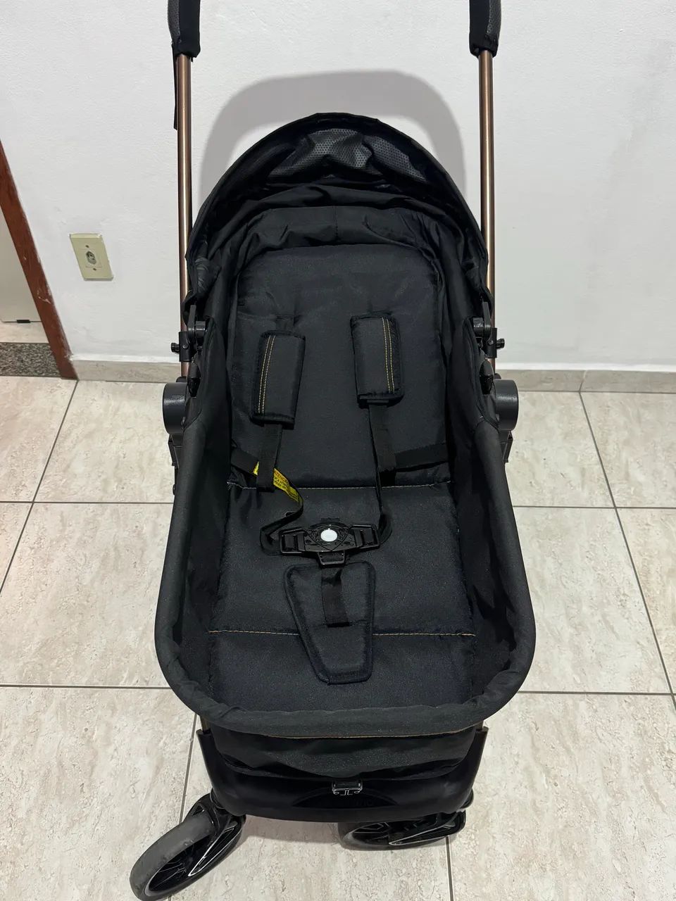 Carrinho de bebê Galzerano Napoli preto e bronze