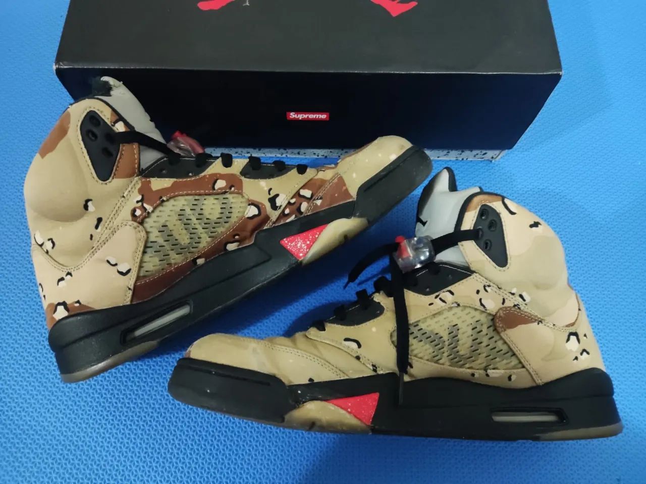 Supreme x Air Jordan 5 Retro Desert Camo - 46 - Calçados