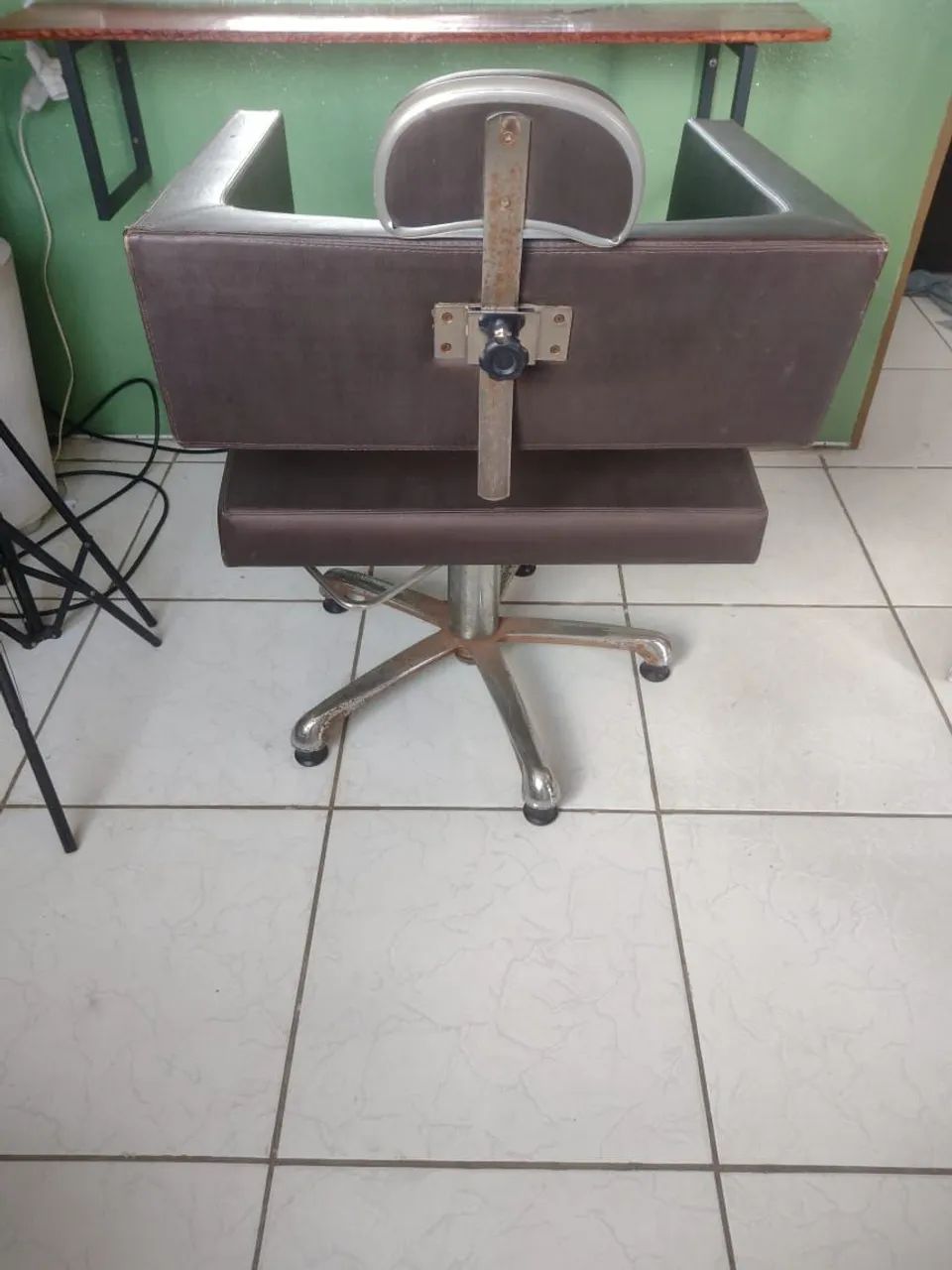 Cadeira de cabeleireira Hidráulica com encosto  - Foto 4