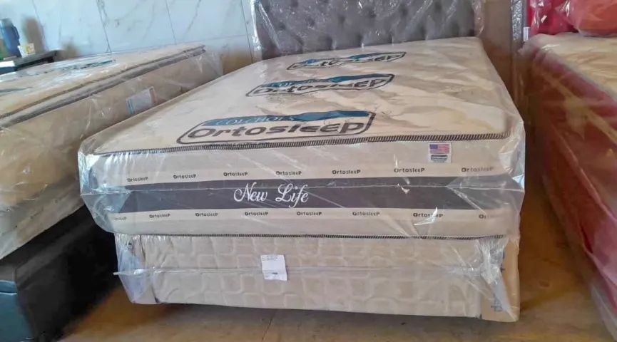 Cama de casal (nova)colchão e base 