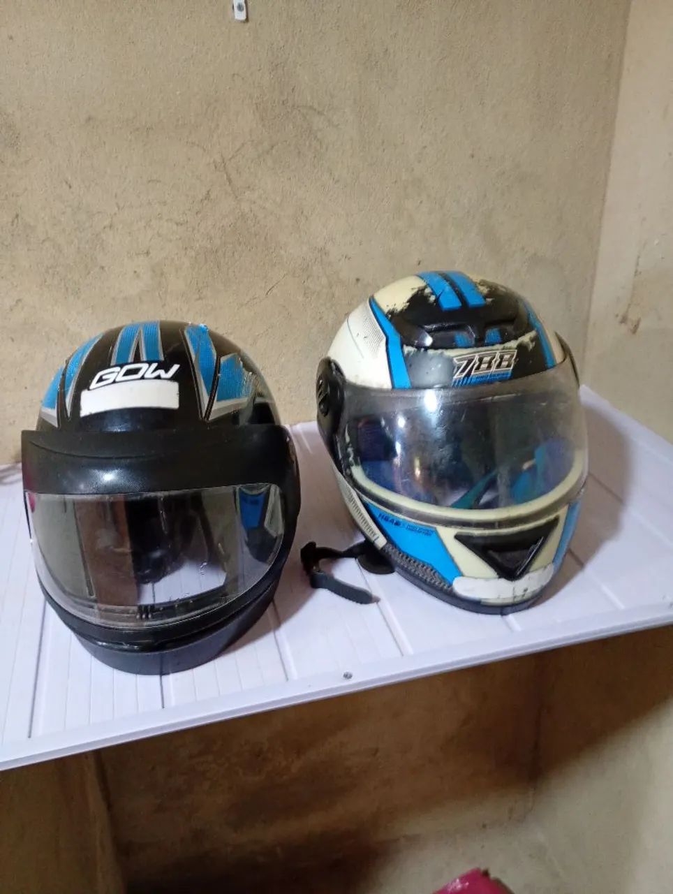 Vendo 2capacetes 100 reais