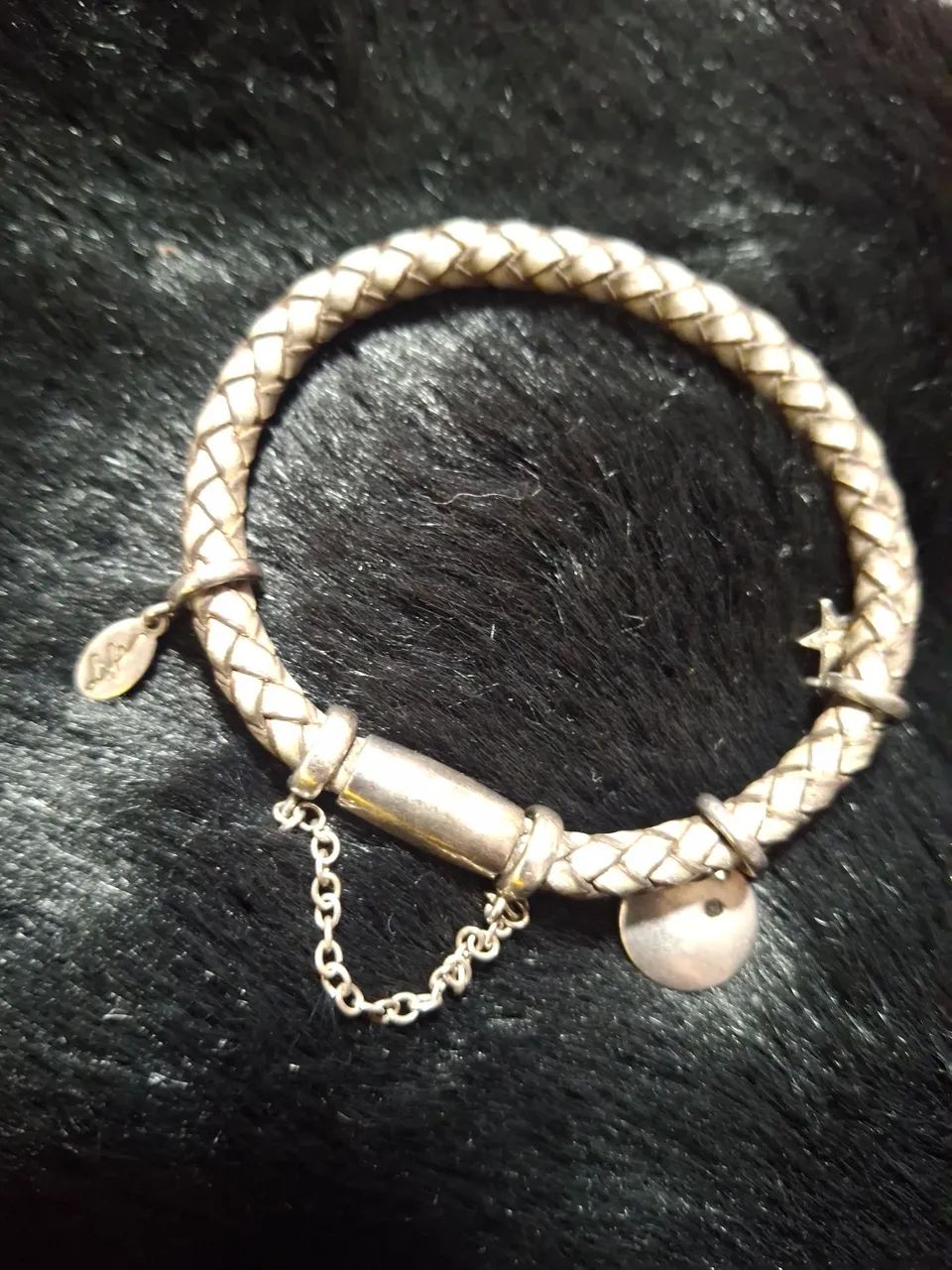 Pulseira em couro vivara life