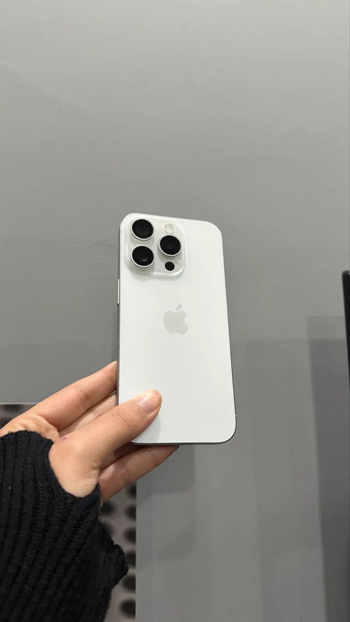 IMPERDÍVEL IPHONE 15 PRO BRANCO 512 GB SEMINOVO 