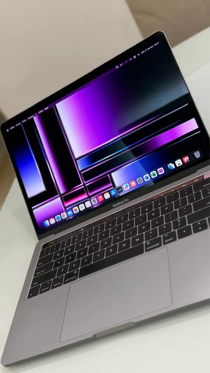 MacBook Pro 2017 Touchbar i7 16 Ram 1 Tera - Notebooks - Bady
