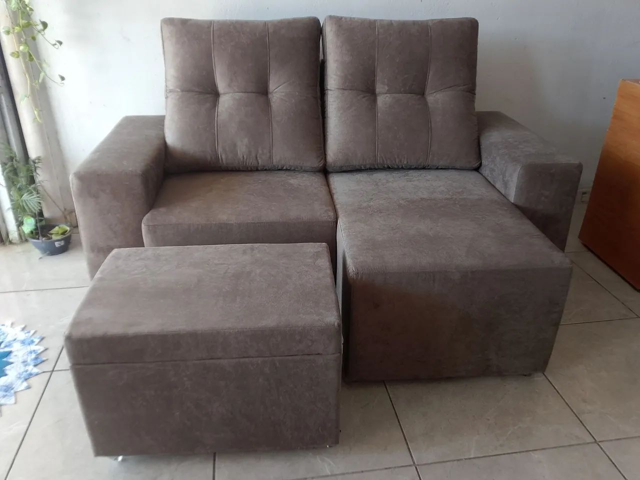Sofá com puffs baú 