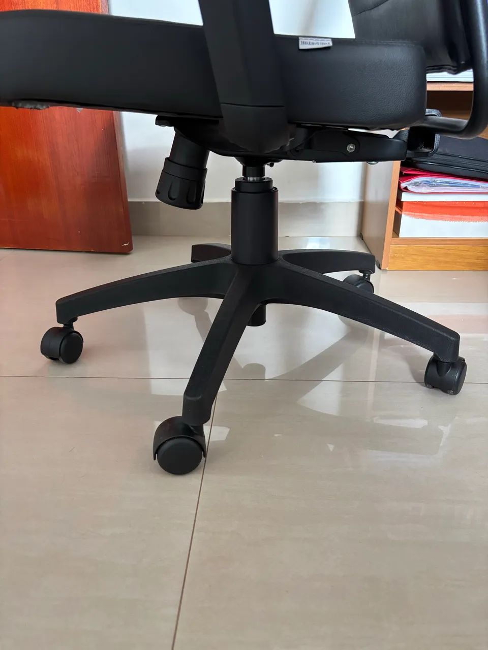 Cadeira de Escritório  - Foto 5