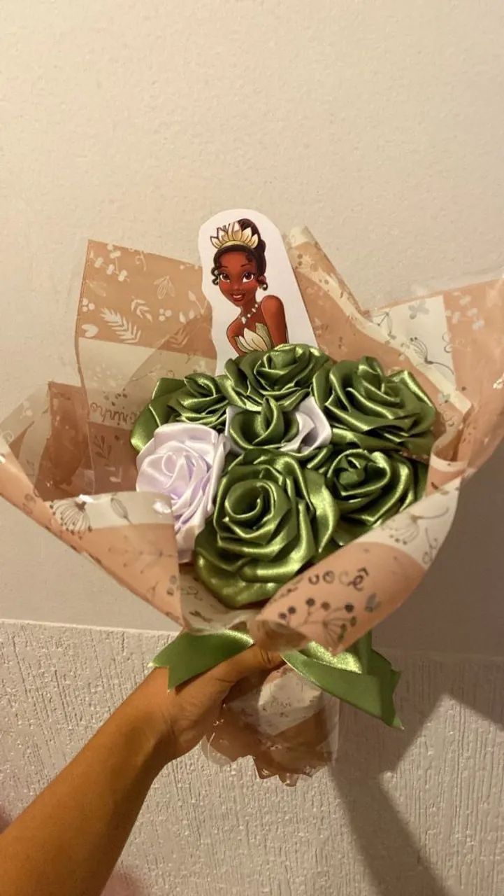 Buquêsnde rosas de cetim - Foto 2