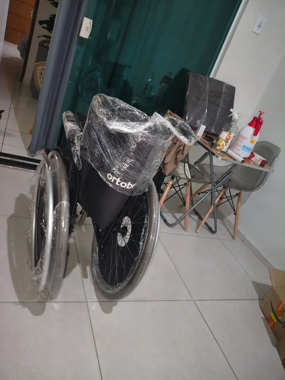 Cadeira de roda  de alumínio  - Foto 3