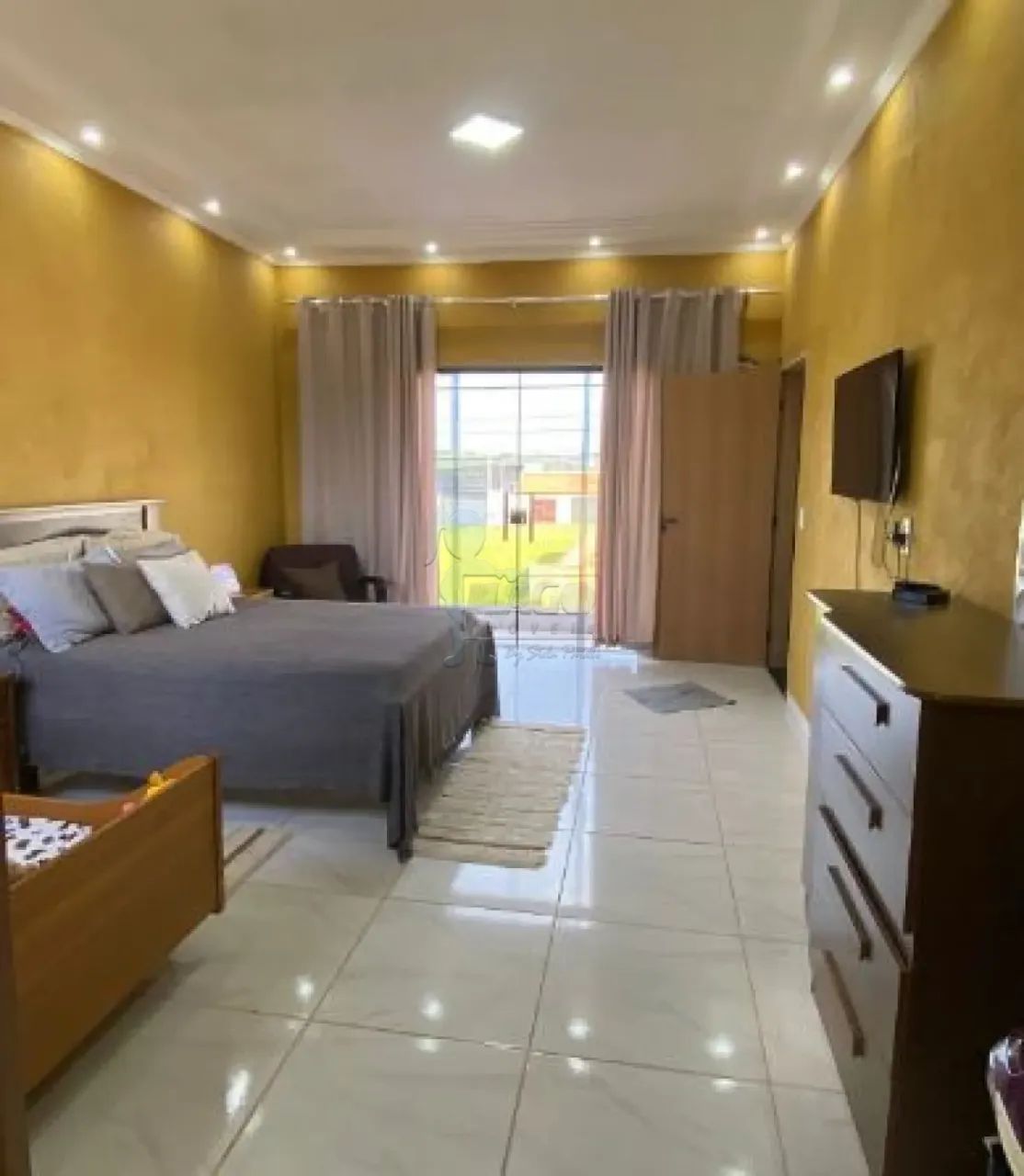 Excelente casa com salão comercial em bairro de crescimento. - Foto 5
