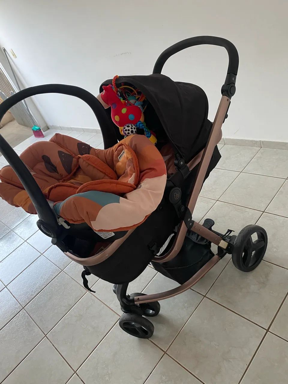 Carrinho e bebê conforto 3 em 1 galzerano - Foto 2