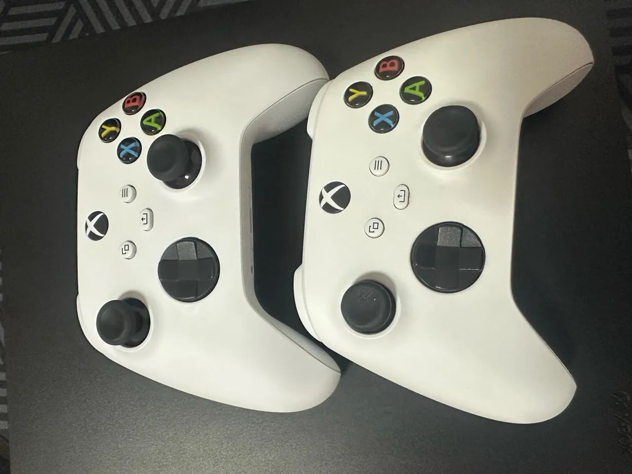 Xbox One X 1TB - Foto 3