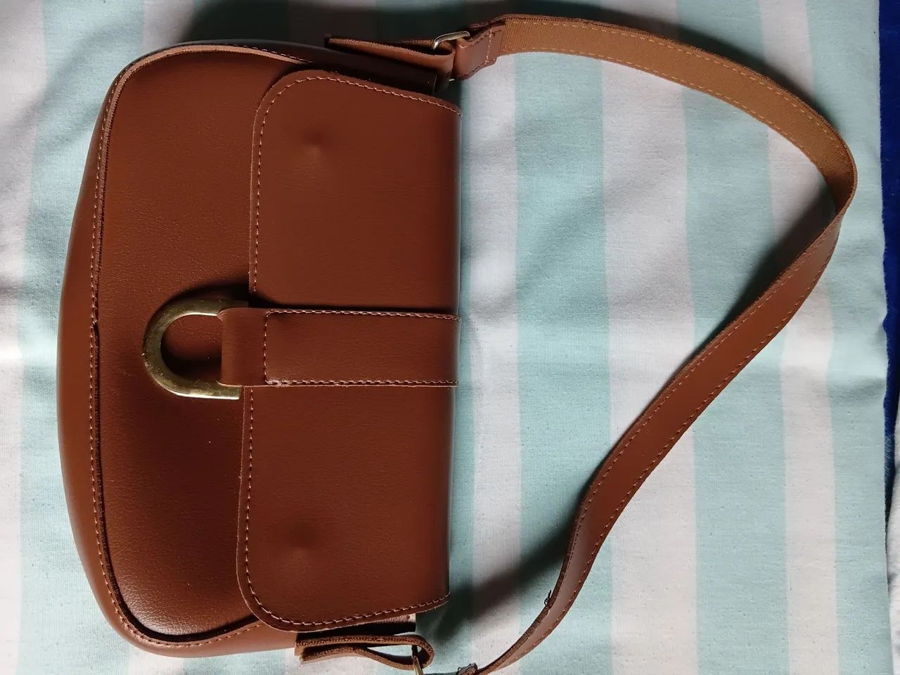 VENDO BOLSA FEMININA PEQUENA 