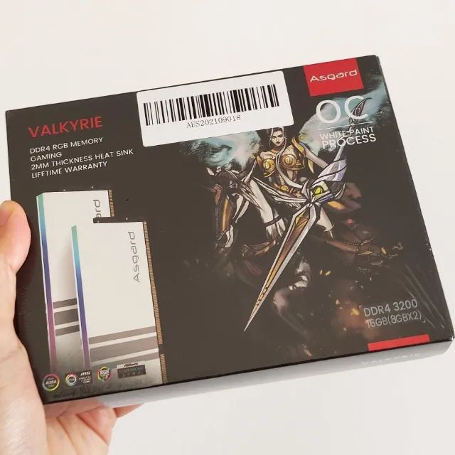Kit (2x8GB) Memória RAM Asgard Valkyrie DDR4 RGB