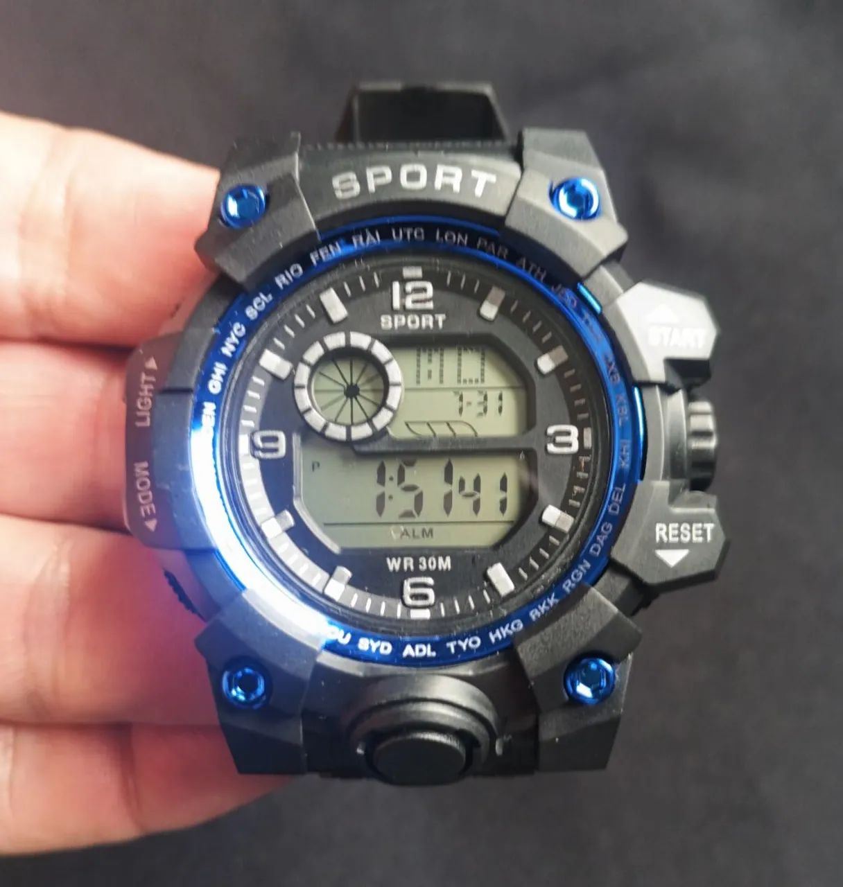 Relógio Digital Masculino com Detalhe Azul 
