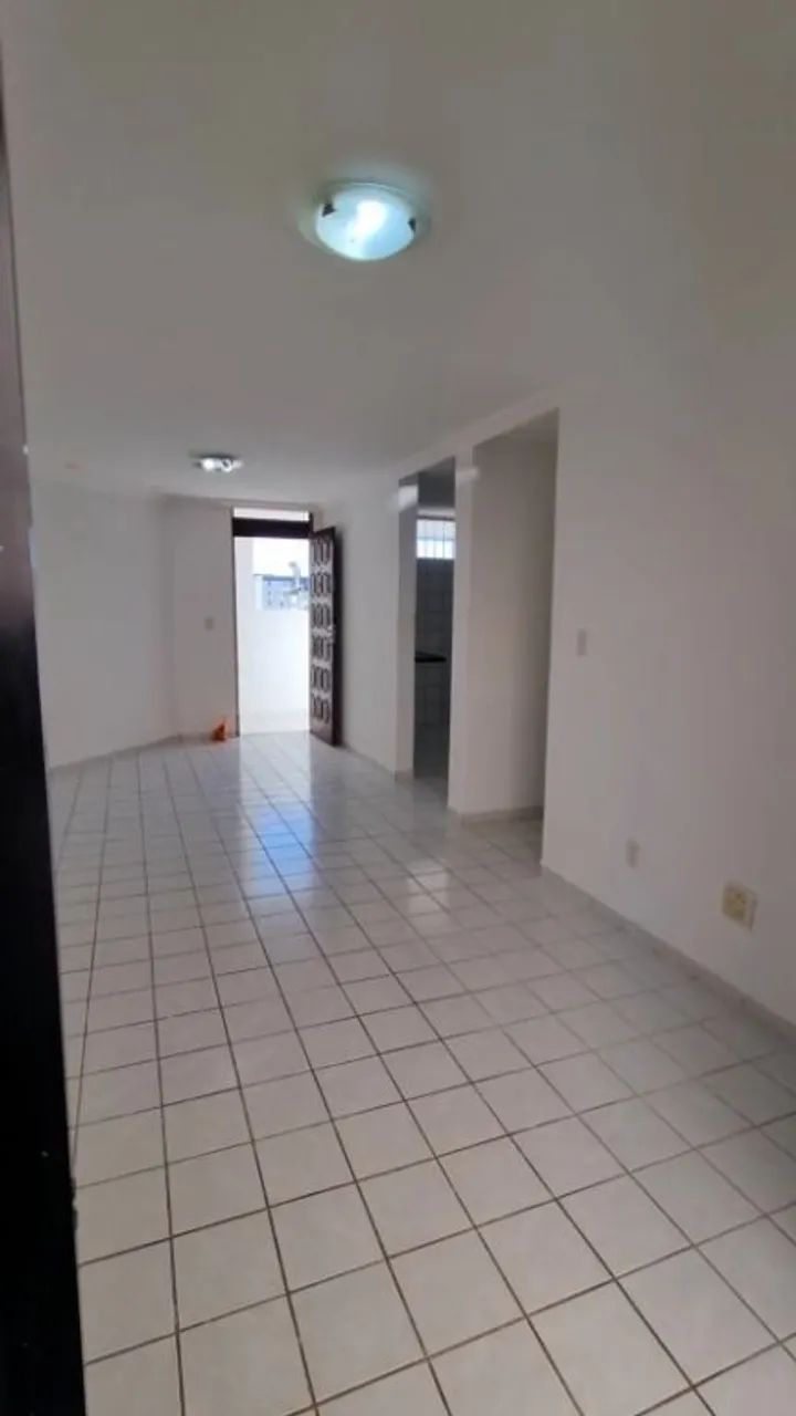 Apartamento em Intermares a 50m da praia, com 2 quartos (1 suíte), varanda ampla, ventilad - Foto 3