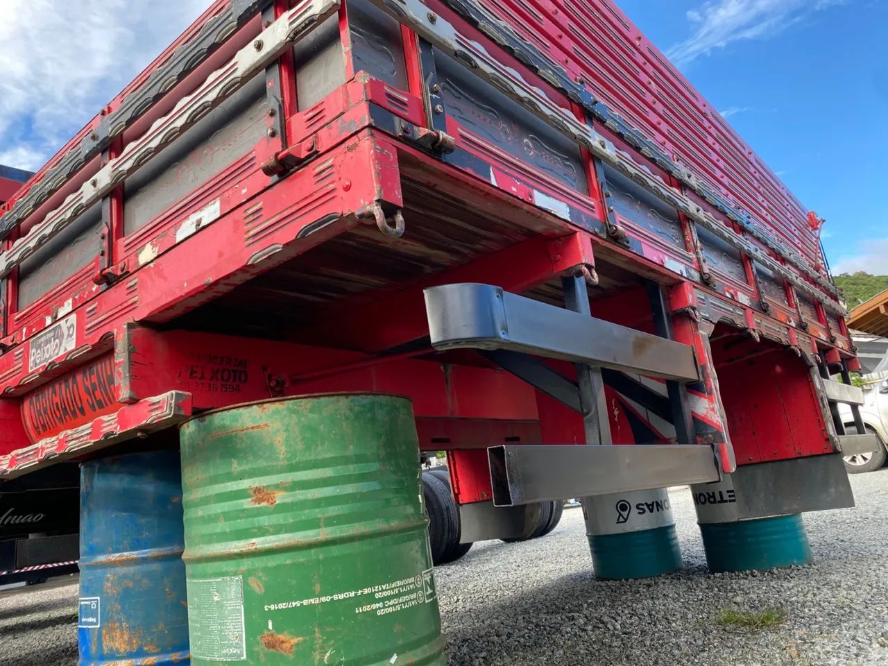 Carroceria de Madeira 4.30 Metros Grade Alta de F-4000 2019 - Foto 13