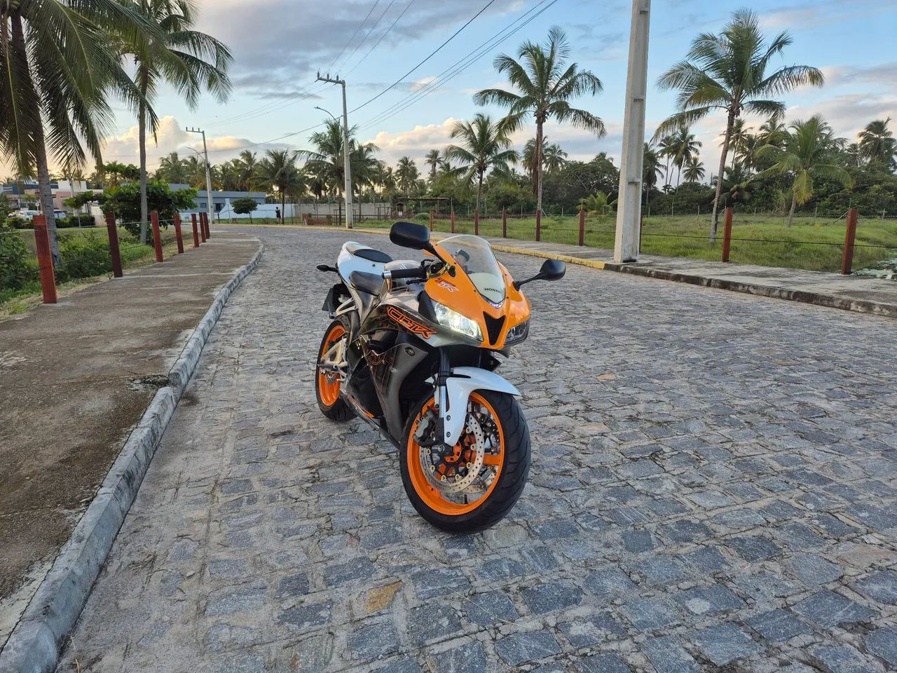 Vendo CBR 600RR 2011 Raio-x  - Foto 2