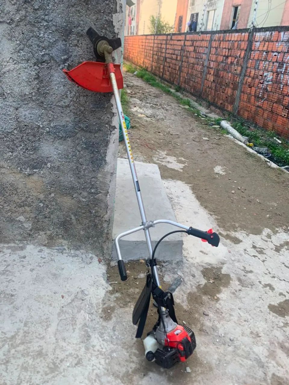 Máquina de cortar grama valor 800