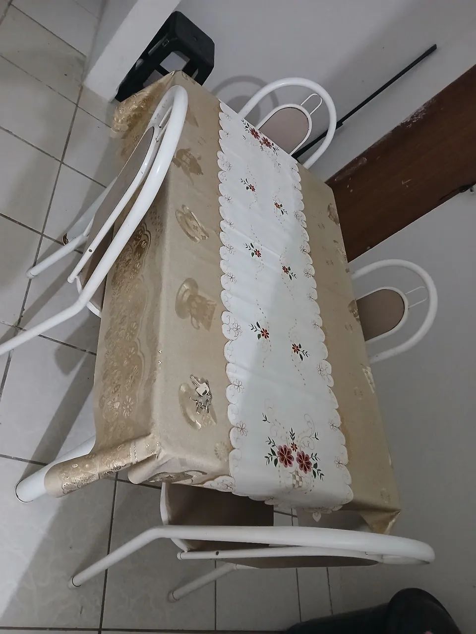 Mesa Ardósia com 4 cadeiras