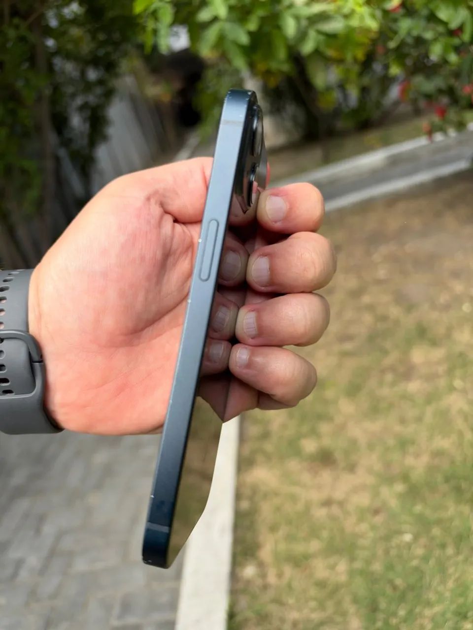 IPHONE 13 256GB C/FONE OUVIDO APPLE E CABO - Foto 4