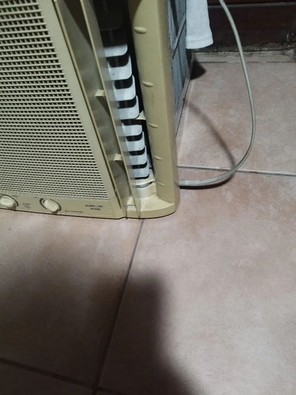 Ar condicionado 10 mil BTUs  220v - Foto 2