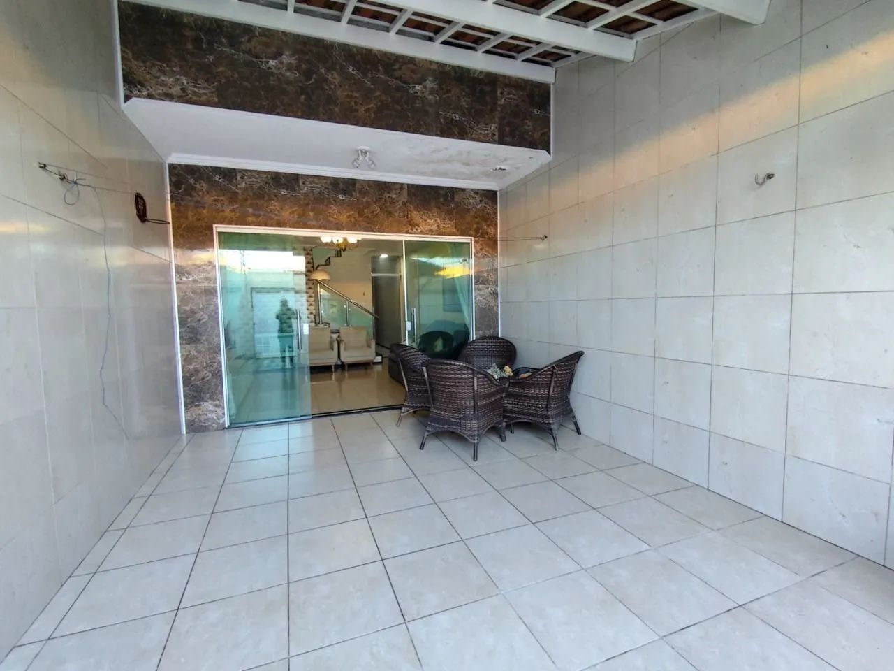 Casa duplex com 3 suítes e deck na Maraponga - Foto 2
