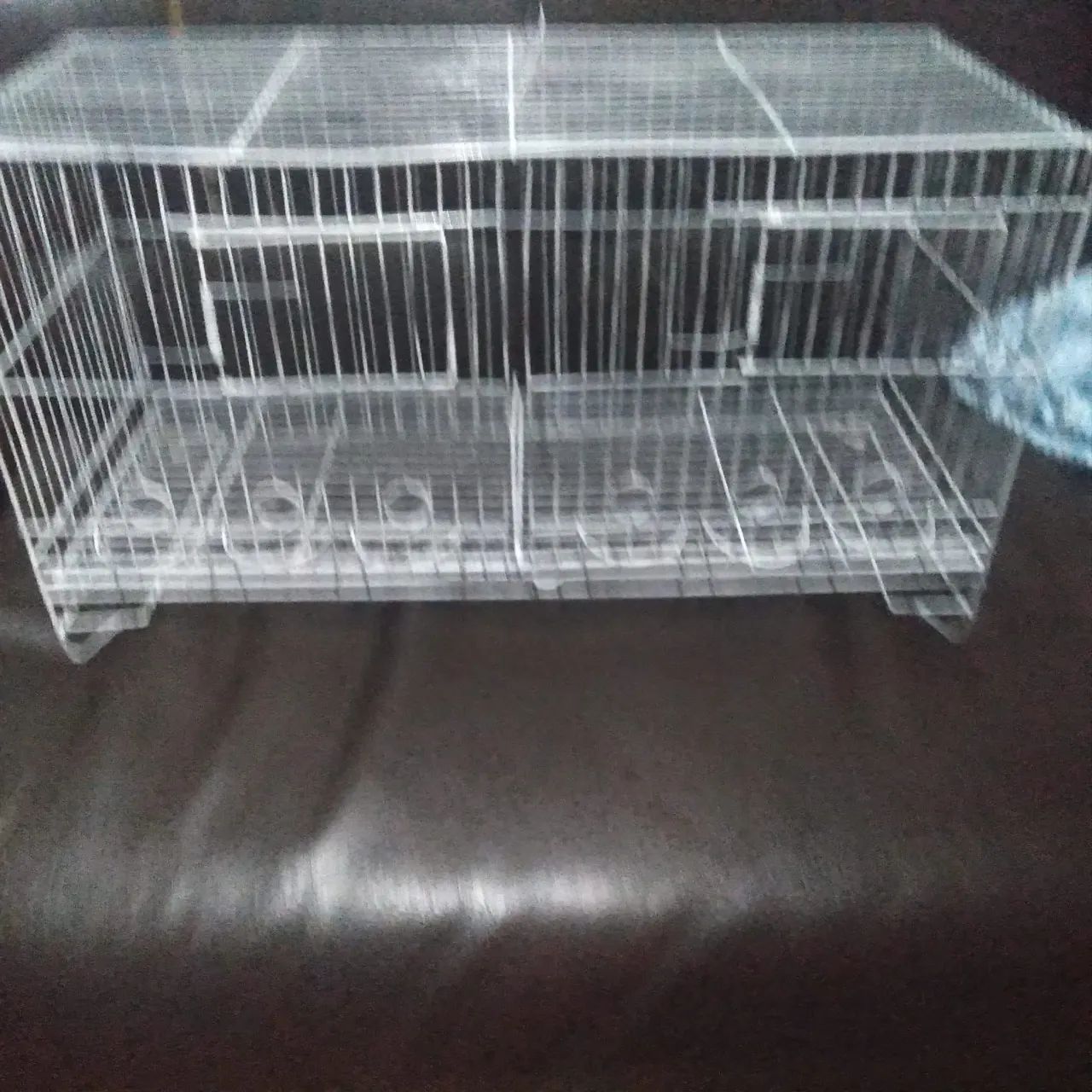 Gaiola grande com duas portas e comedouros - Foto 5