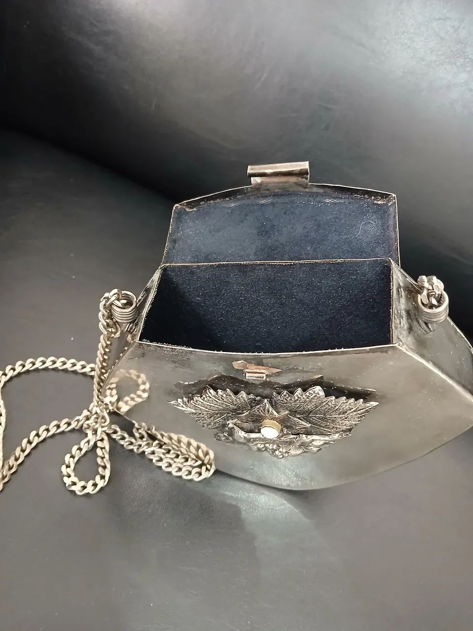 Bolsa antiga de metal prateado deslumbrante  - Foto 3
