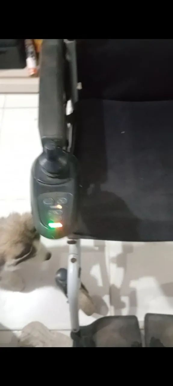 Cadeira de rodas elétrica  - Foto 5