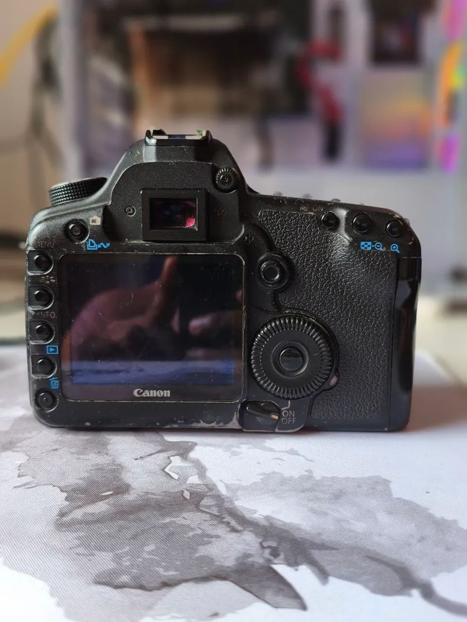 Canon 5D Mark II, DSLR Full frame, Tanque de Guerra  - Foto 3