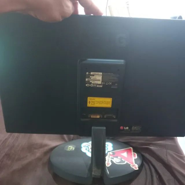 Monitor Lg Com Tela De 22 (lg-22ea53t-p)  - Foto 2