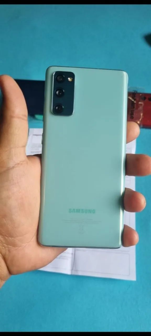 Celular Samsung S20 FE impecável 