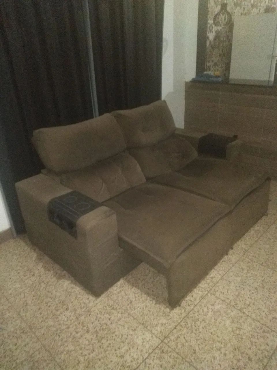 Sofá retrátil e reclinável marrom  - Foto 3