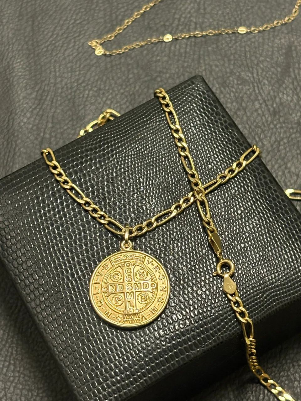 Corrente Ouro18k com pingente São Bento 
