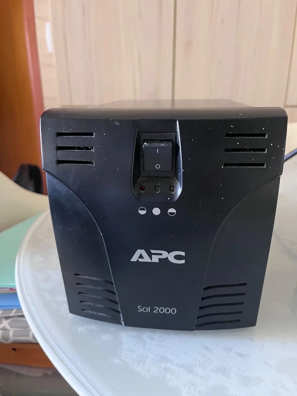 Estabilizador APC Sol 2000VA Bivolt Automático | 6 Tomadas | Potente e Impecável!
