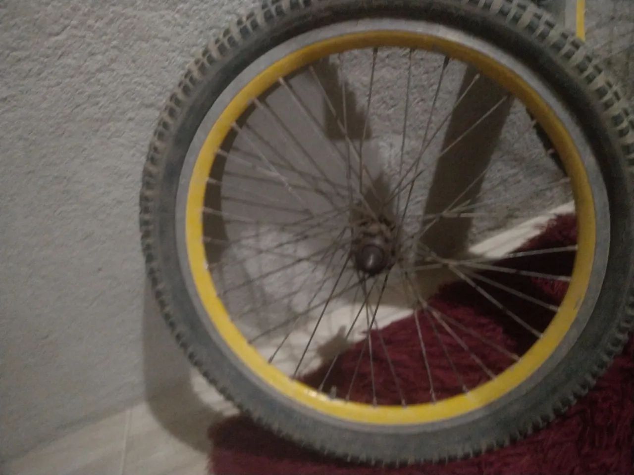 Vendo rodas de bike aro 24 completas  - Foto 3